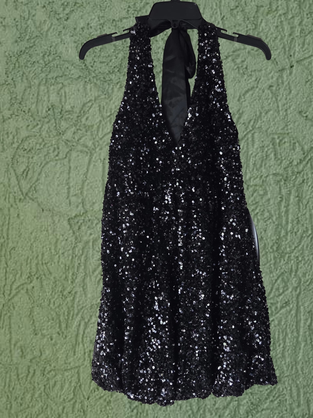 Emerald Sundae Black Sequin Dress Label Detail